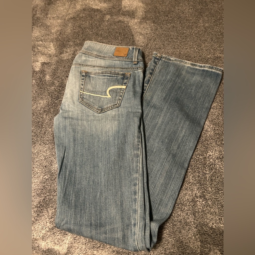 American Eagle low-rise bootcut jeans size 2L